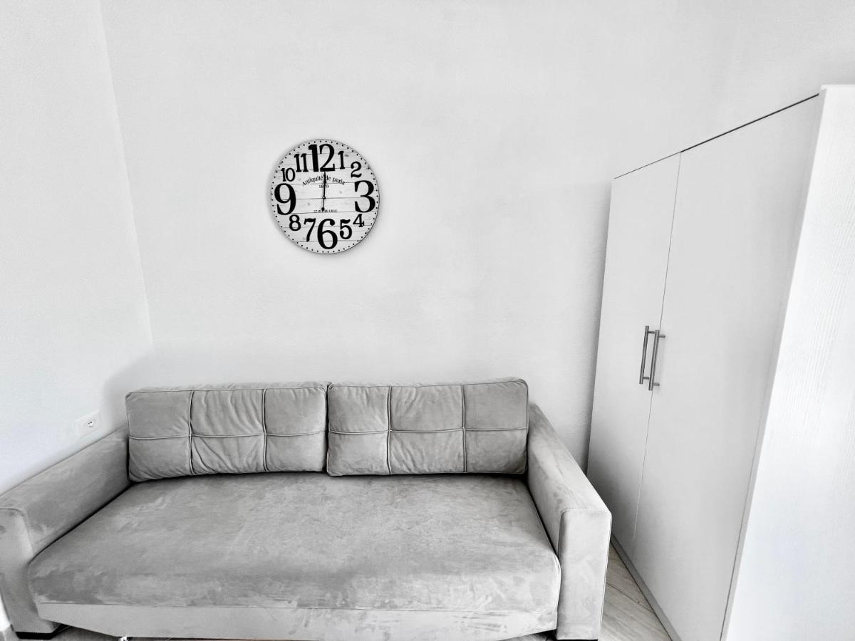 Propery Under Renovation Apartment ซารานเดอ ภายนอก รูปภาพ