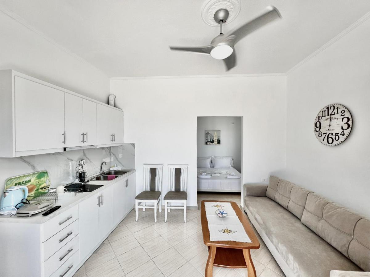 Propery Under Renovation Apartment ซารานเดอ ภายนอก รูปภาพ